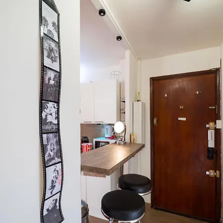 Chic Cinema In * קאן