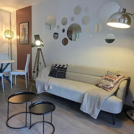 Chic Cinema In Apartment Cannes