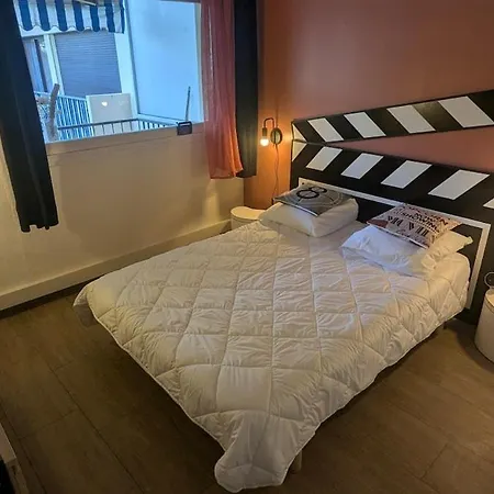 Chic Cinema In * كان