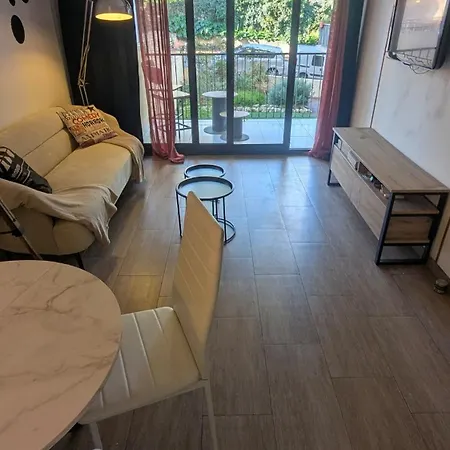 Apartment Chic Cinema In