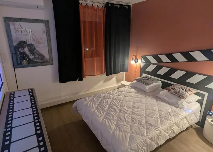 Chic Cinema In Apartment